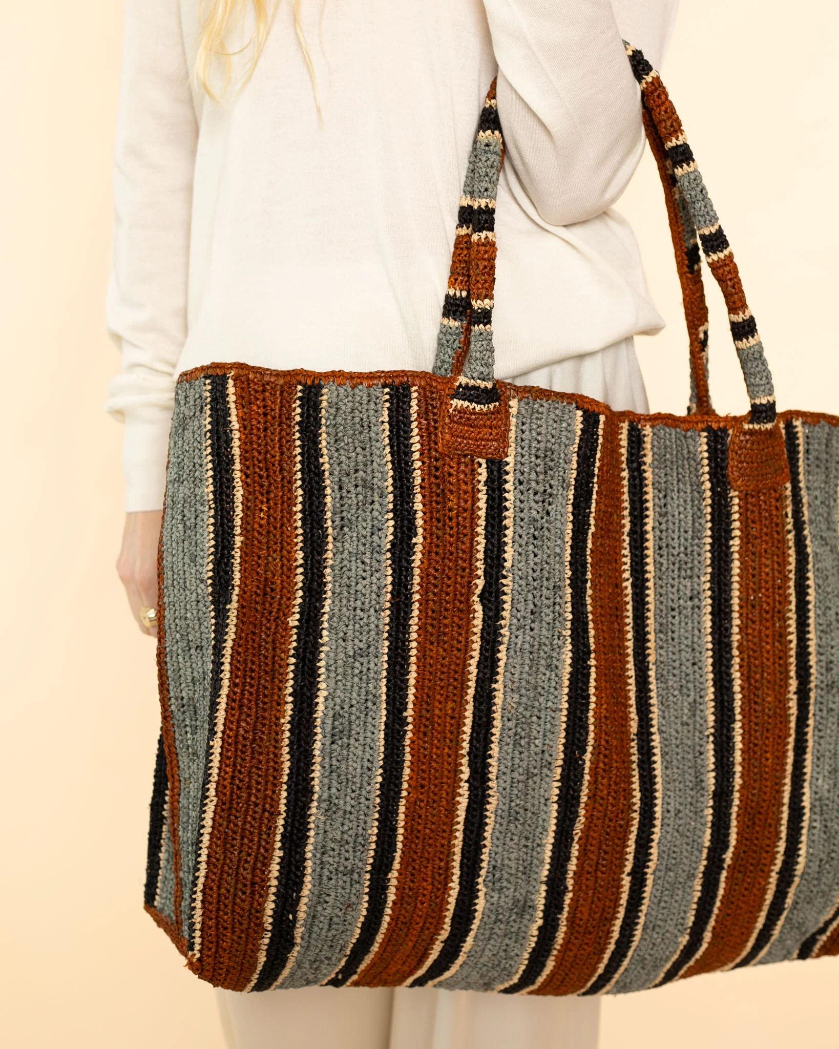 Raffia Weekender Bag | Roadside Tobacco Mix - Image 5